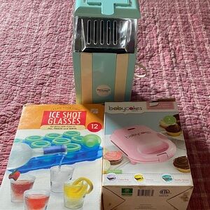 Pink Mini Cupcake Maker by - Pink